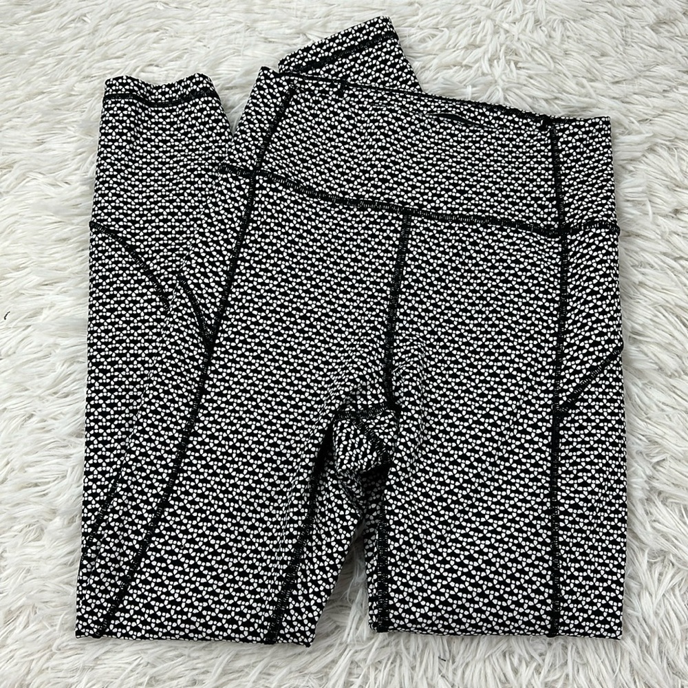 Lululemon In Movement 7/8 Tight *Everlux 25" Monochromic Black
